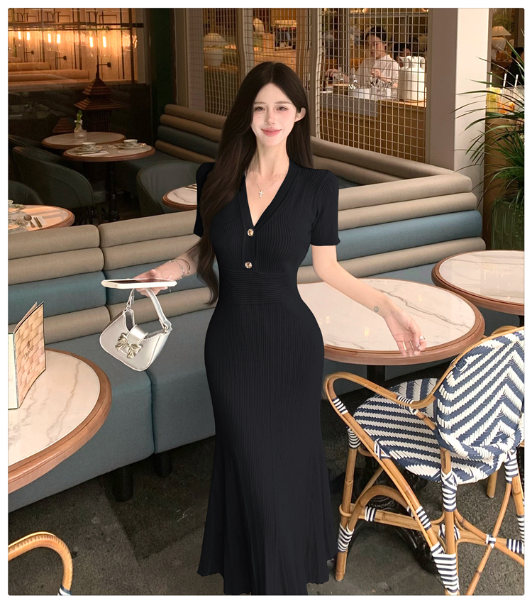 Chanelstyle summer V-neck dress knitted mermaid long dress