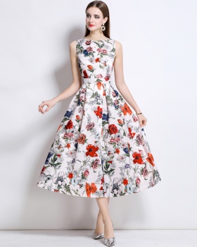 Pinched waist A-line high waist clipping dress