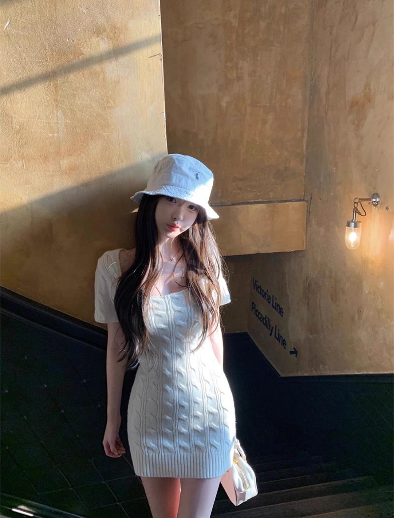 Short sleeve package hip enticement dress for women