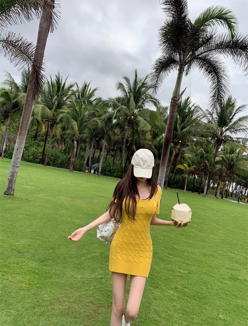 Short sleeve package hip enticement dress for women