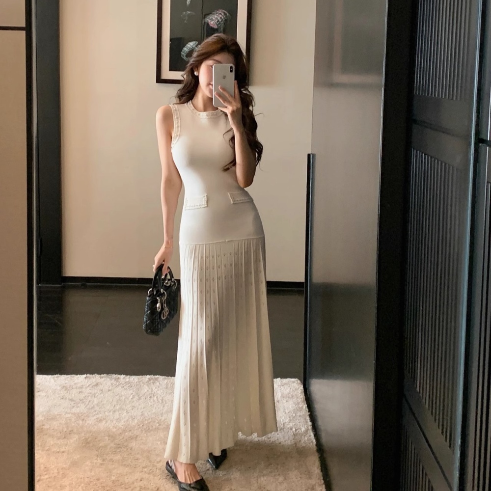 Elegant knitted spring and summer sleeveless dress