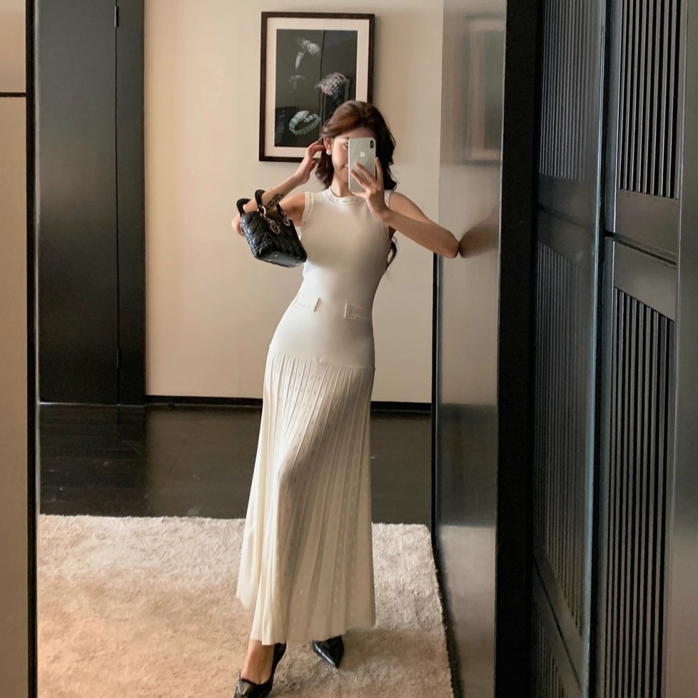 Elegant knitted spring and summer sleeveless dress