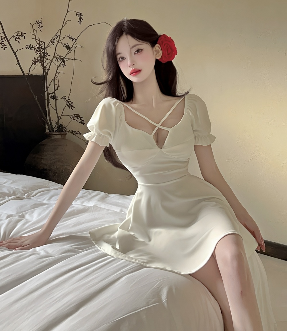 A-line pinched waist big skirt low-cut Cover belly V-neck dress