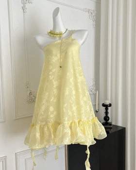 Sloping shoulder yellow T-back summer strap dress