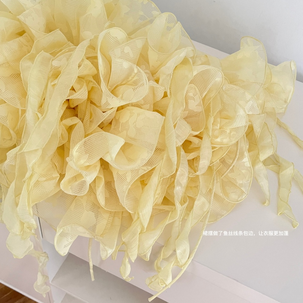 Sloping shoulder yellow T-back summer strap dress