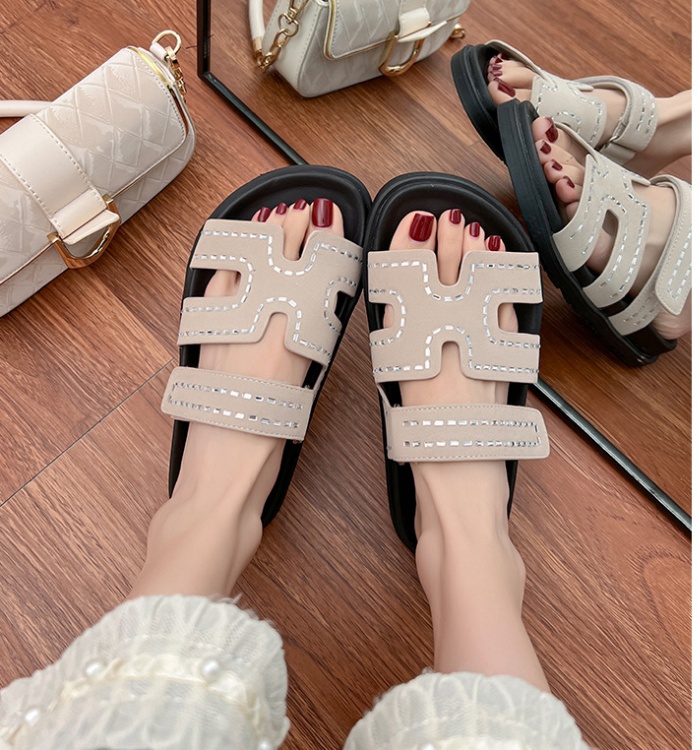 Thick crust summer sandals wears outside slippers