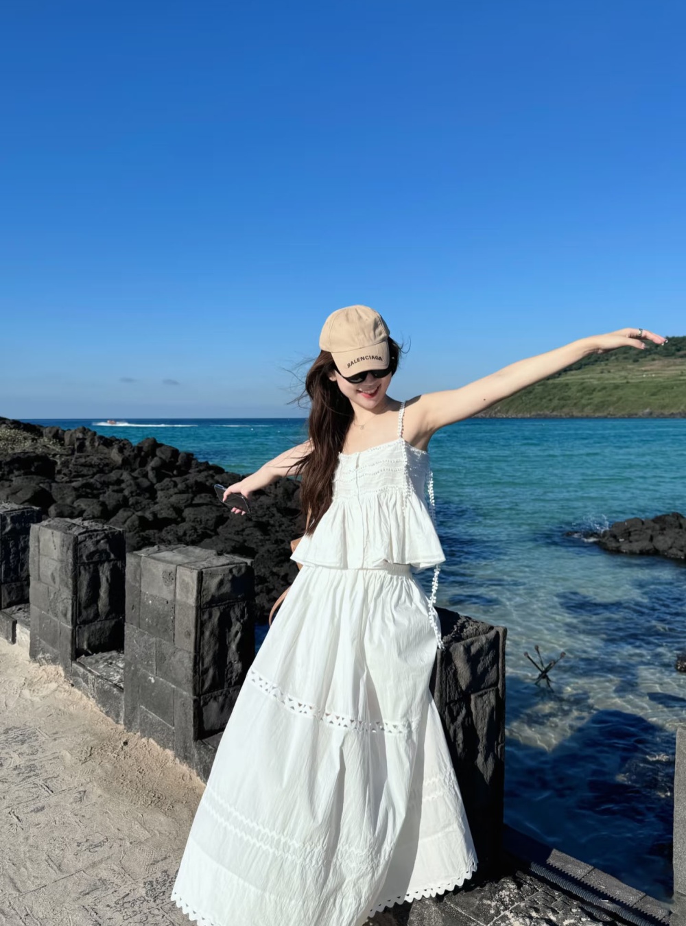 White skirt big skirt vest 2pcs set for women