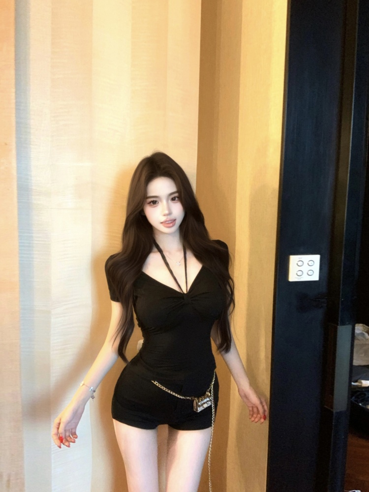 V-neck halter slim bandage with chest pad T-shirt