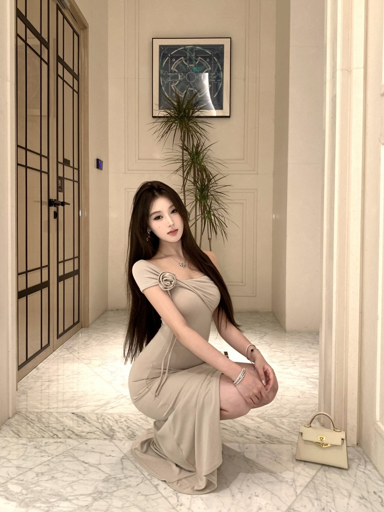 Split pure lady sloping shoulder knitted long dress