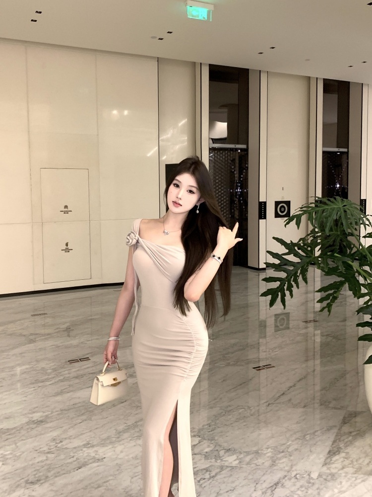 Split pure lady sloping shoulder knitted long dress