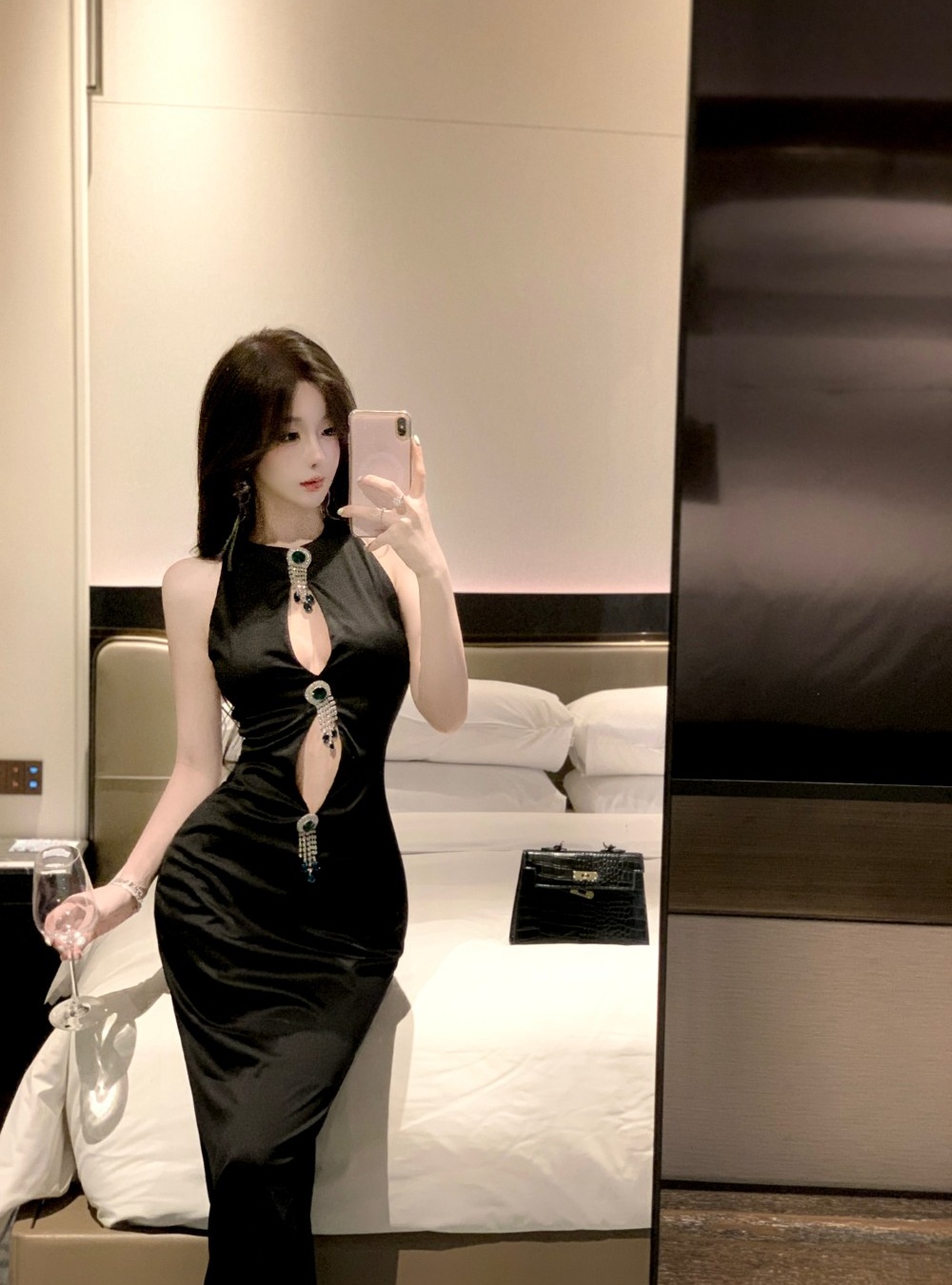 Metal decoration dress pinched waist evening dress