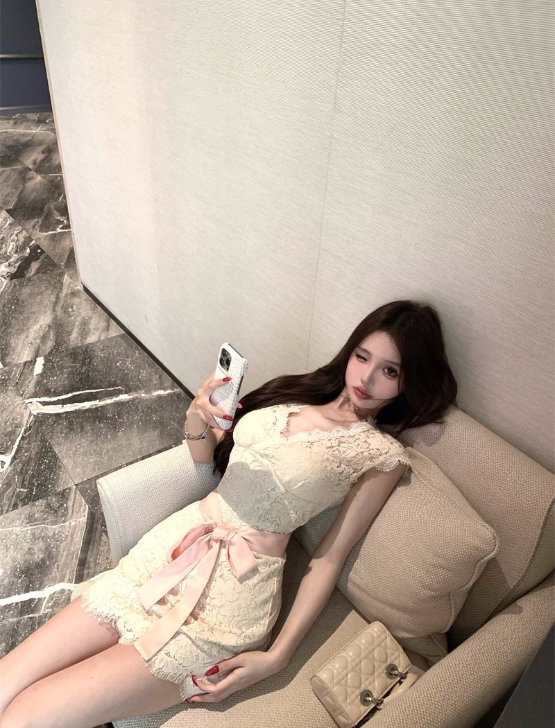 V-neck slim package hip bandage lace enticement dress