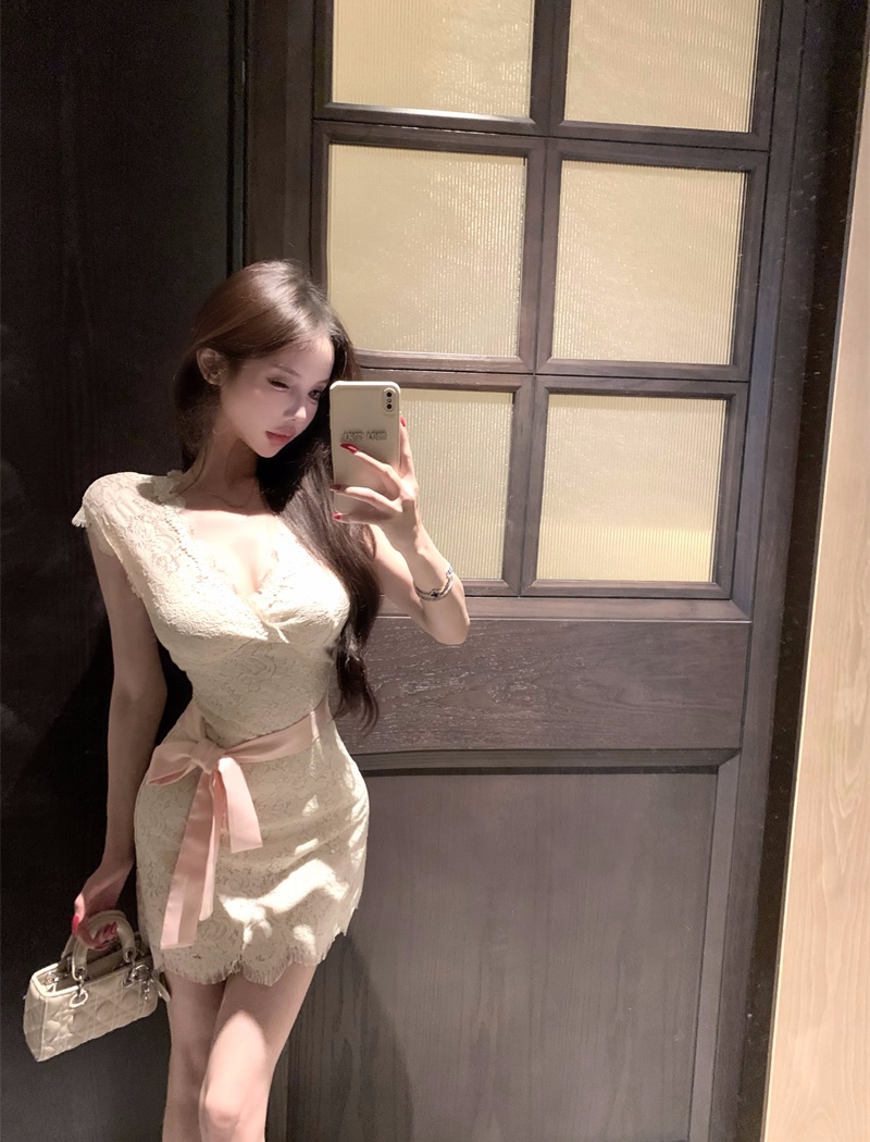 V-neck slim package hip bandage lace enticement dress