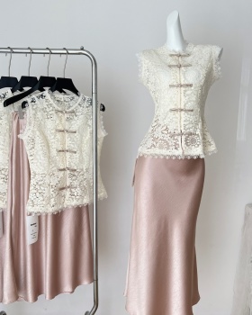 Sling embroidery lace tops satin hollow vest a set