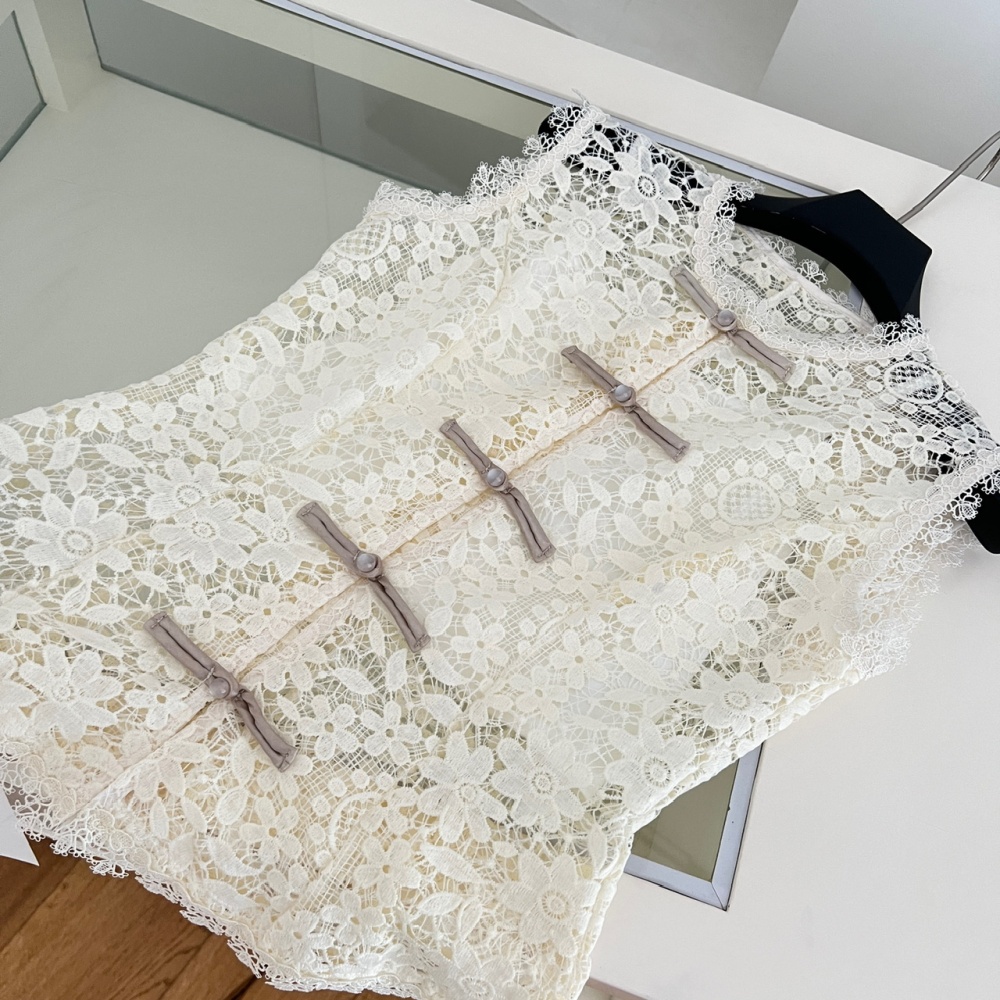 Sling embroidery lace tops satin hollow vest a set