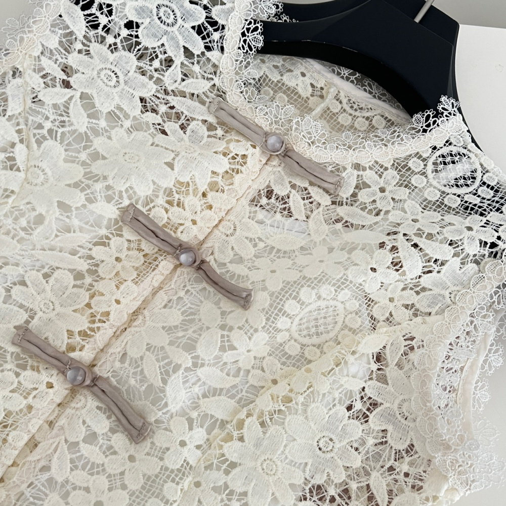 Sling embroidery lace tops satin hollow vest a set
