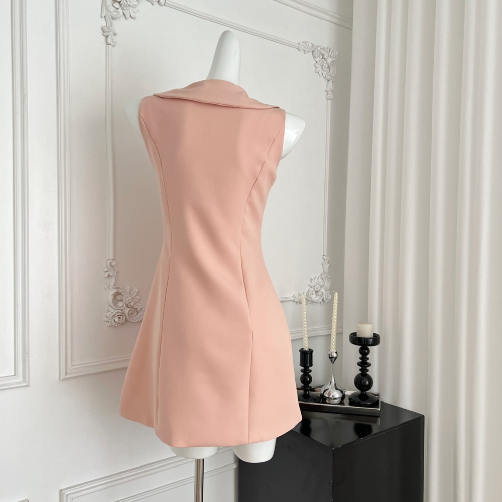 A-line college style T-back pinched waist frenum dress