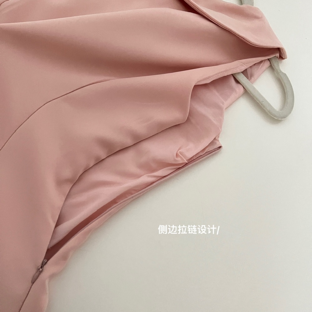 A-line college style T-back pinched waist frenum dress