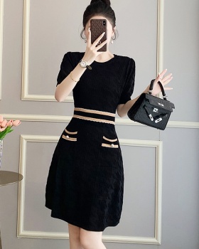 Knitted chanelstyle short sleeve dress for women