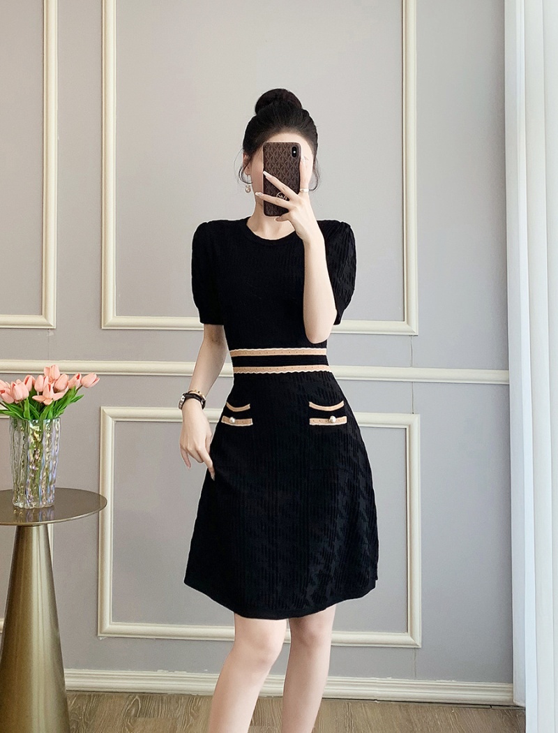 Knitted chanelstyle short sleeve dress for women