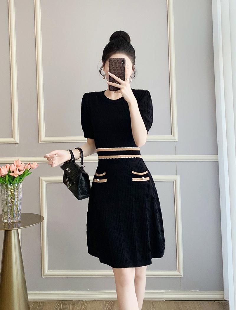 Knitted chanelstyle short sleeve dress for women