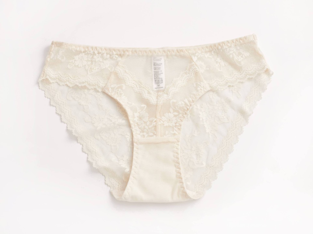 Lace large yard hip raise geometry breathable briefs for women