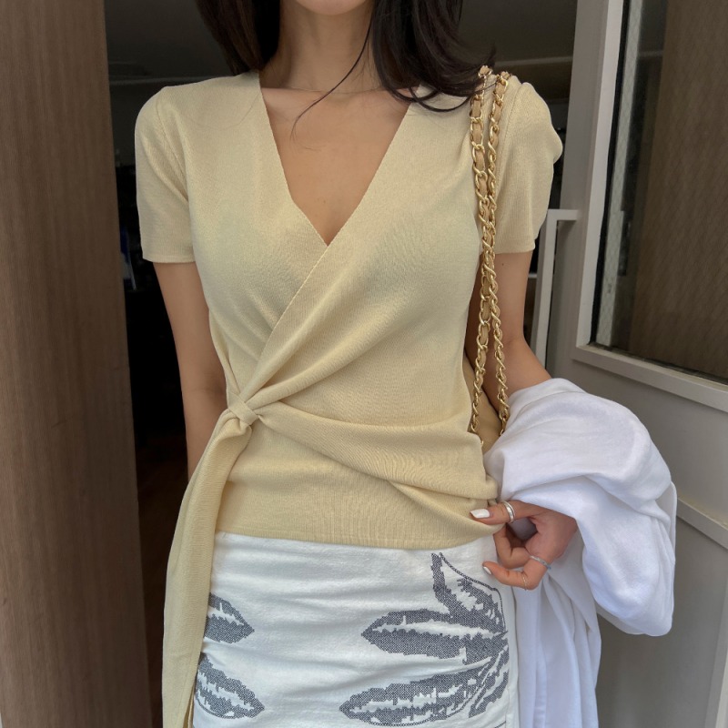 Short sleeve light summer temperament V-neck sweater