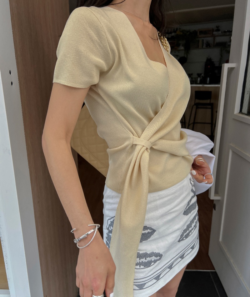 Short sleeve light summer temperament V-neck sweater