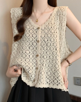 Short knitted waistcoat sleeveless vest for women
