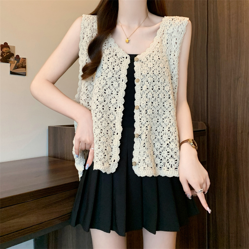 Short knitted waistcoat sleeveless vest for women