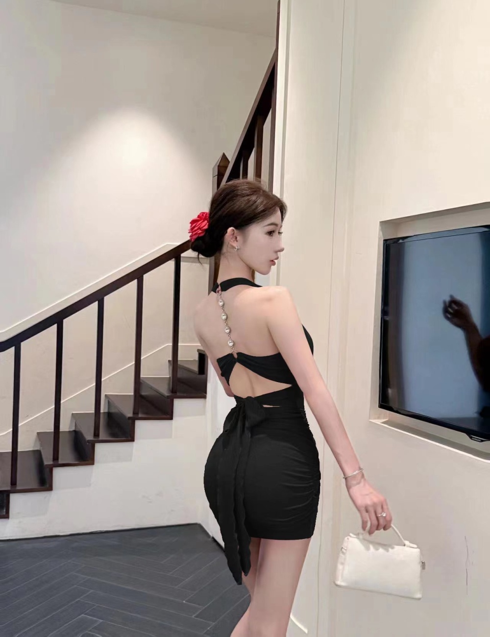 Short tight chain decoration sexy halter dress