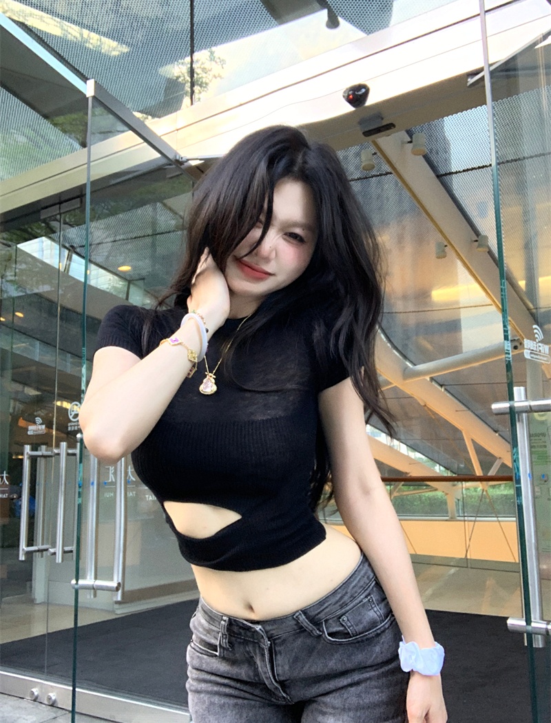 Slim round neck spicegirl T-shirt short holes tops for women
