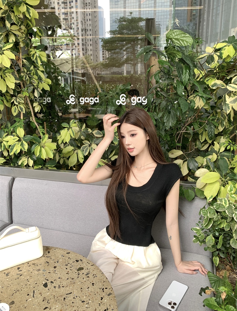 Enticement U-neck short sleeve knitted tops