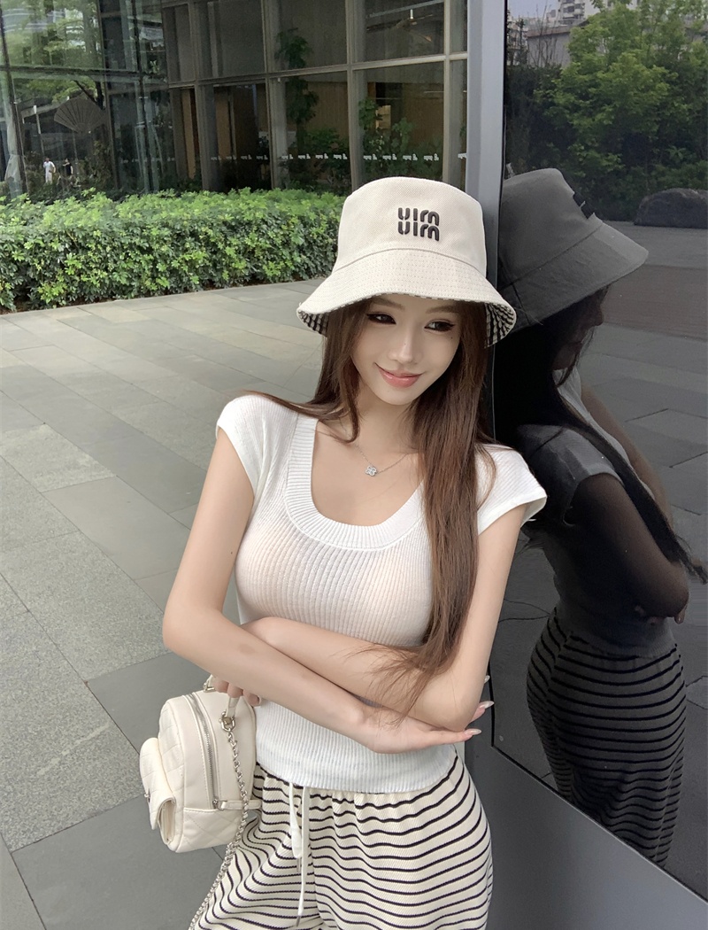 Enticement U-neck short sleeve knitted tops