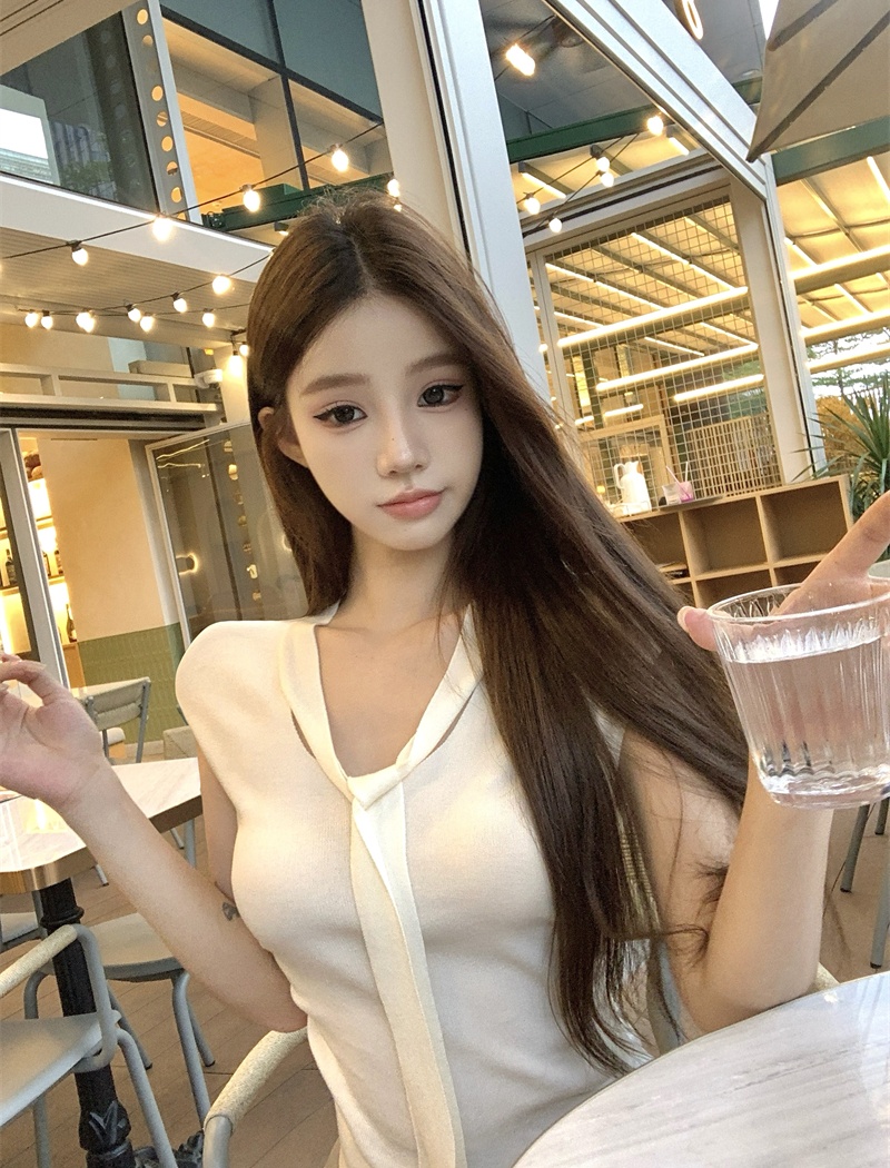 Summer Pseudo-two tops V-neck shawl for women