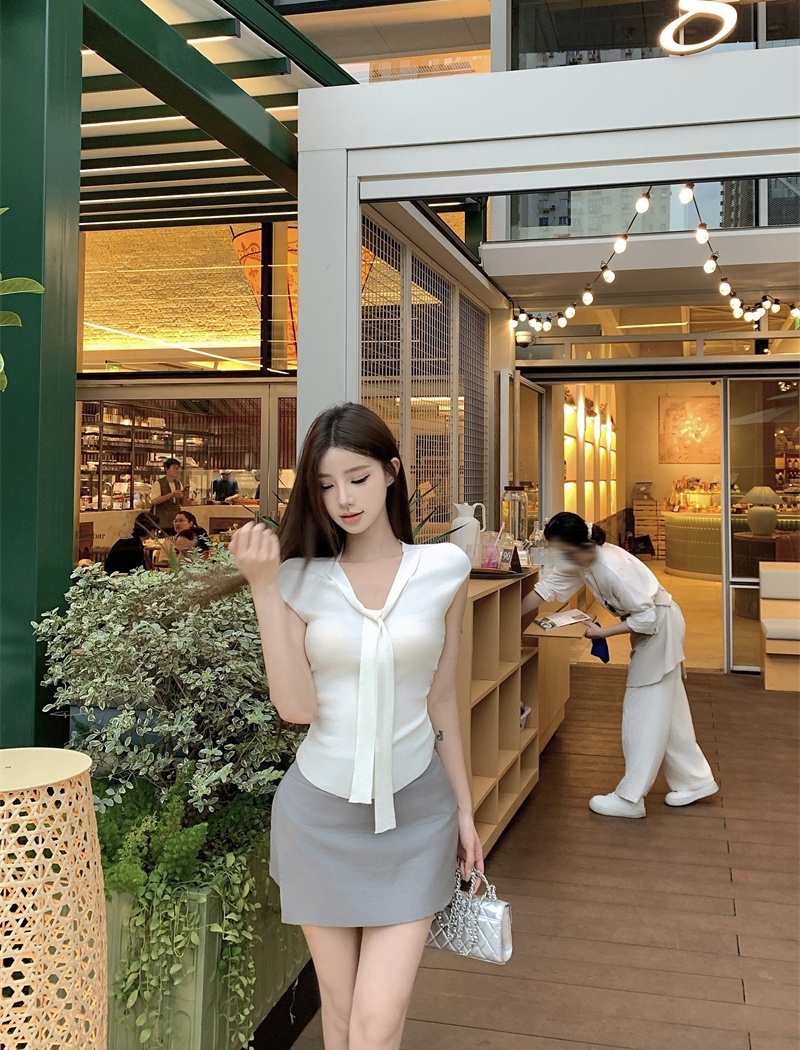 Summer Pseudo-two tops V-neck shawl for women
