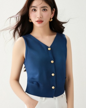 Knitted sleeveless vest single-breasted tops for women