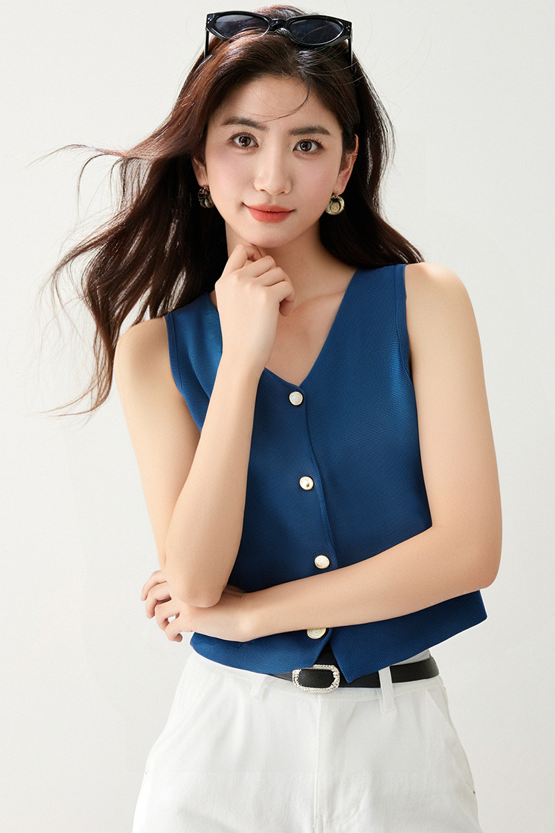 Knitted sleeveless vest single-breasted tops for women
