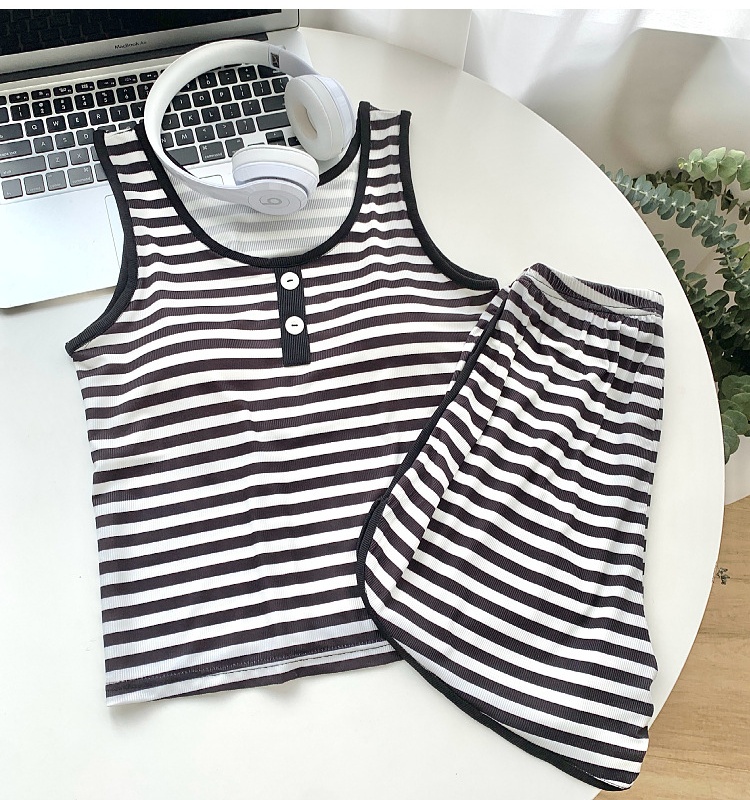 Homewear wears outside shorts ice silk vest a set