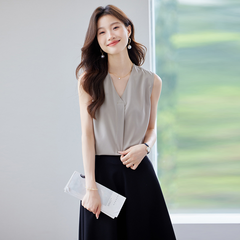 Sleeveless fashion vest V-neck shirt for women