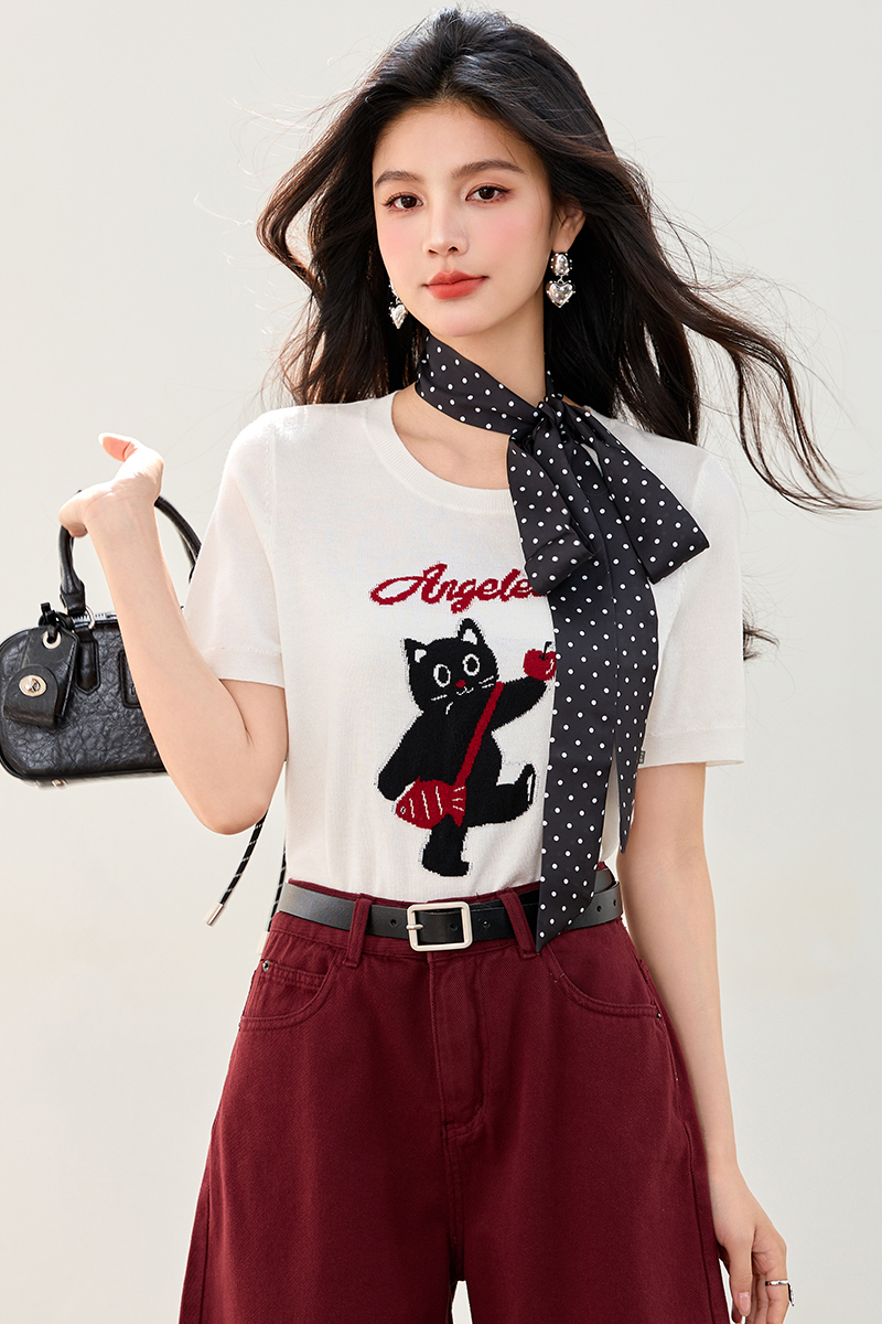 Short sleeve pullover round neck sweater