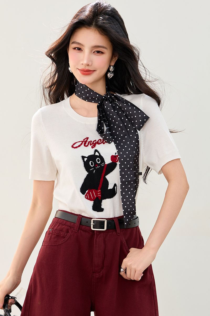 Short sleeve pullover round neck sweater