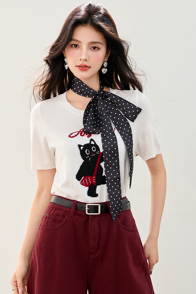 Short sleeve pullover round neck sweater