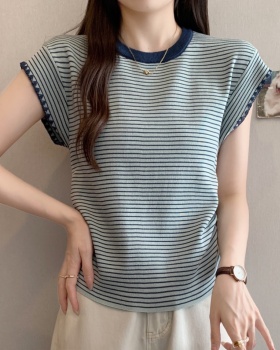 Short sleeve boats sleeve tops show young stripe T-shirt