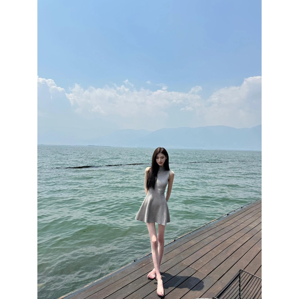 Knitted sleeveless summer slim dress