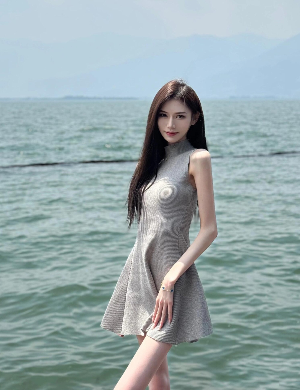 Knitted sleeveless summer slim dress