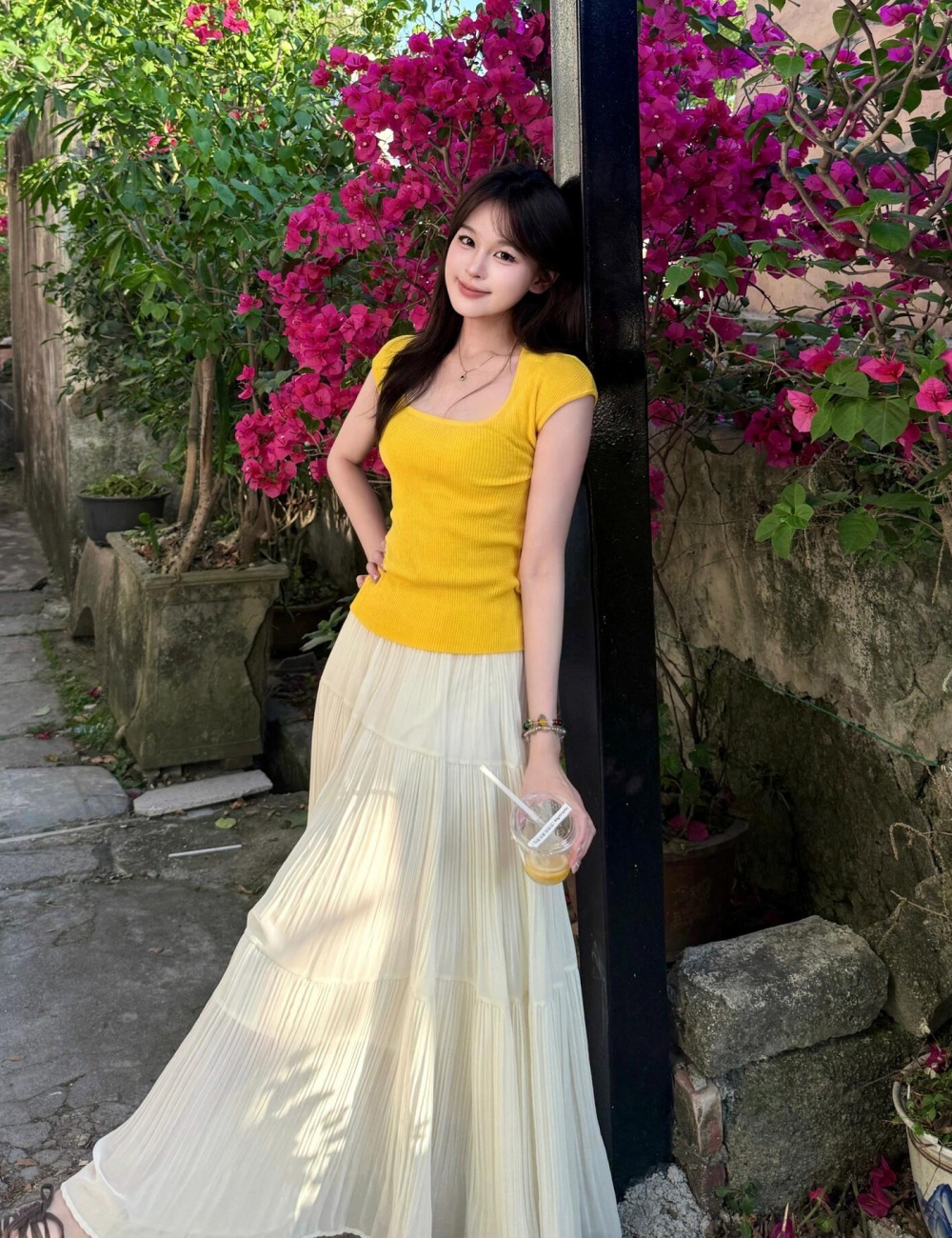 White slim skirt show young sweater a set for women