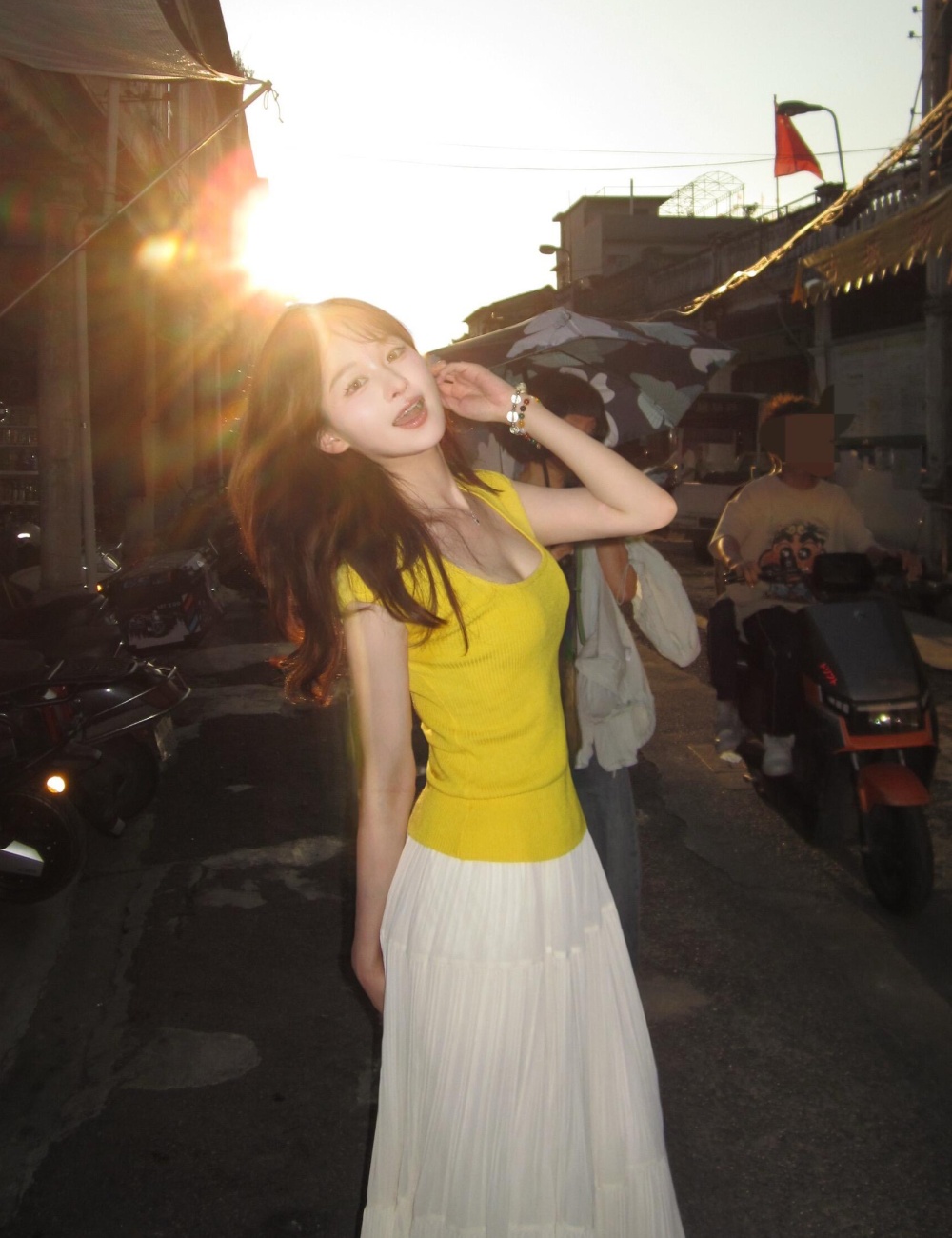 White slim skirt show young sweater a set for women