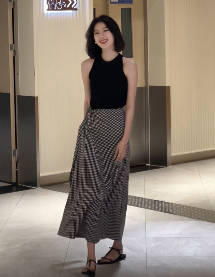 Halter knitted skirt black-white tops a set for women