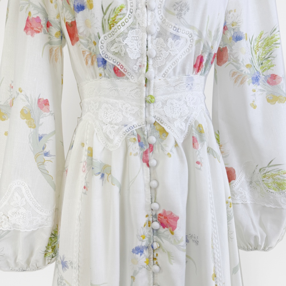 Embroidery V-neck long dress lady vacation dress
